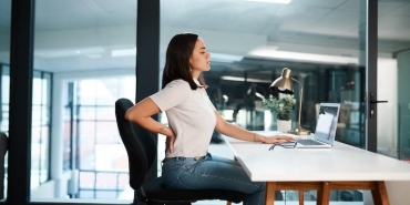 Kalça Ağrıları Sessizce Hayatınızı Kısıtlıyor Olabilir!