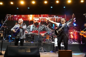 ASH ve Gipsy Kings by André Reyes Sahnede