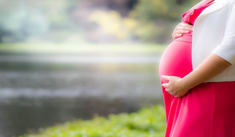 Bebeğin Anne Karnındaki Su Yolculuğu, Suda Doğum ile Devam Ediyor