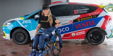 Binance TR, Dünyanın Tek Engelli Kadın Ralli Pilotu Kübra Denizci Keskin’in Yanında