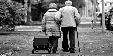 İlişkilerde “Dadı” Rolü Kadınları Yalnızlığa Sürüklüyor